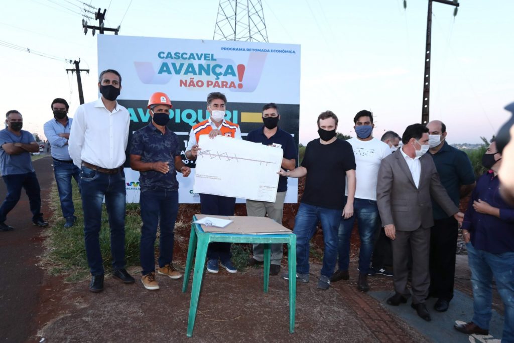 Qualidade de vida: Prefeito assina autorização para revitalização da Avenida Piquiri Qualidade de vida: Prefeito assina autorização para revitalização da Avenida Piquiri