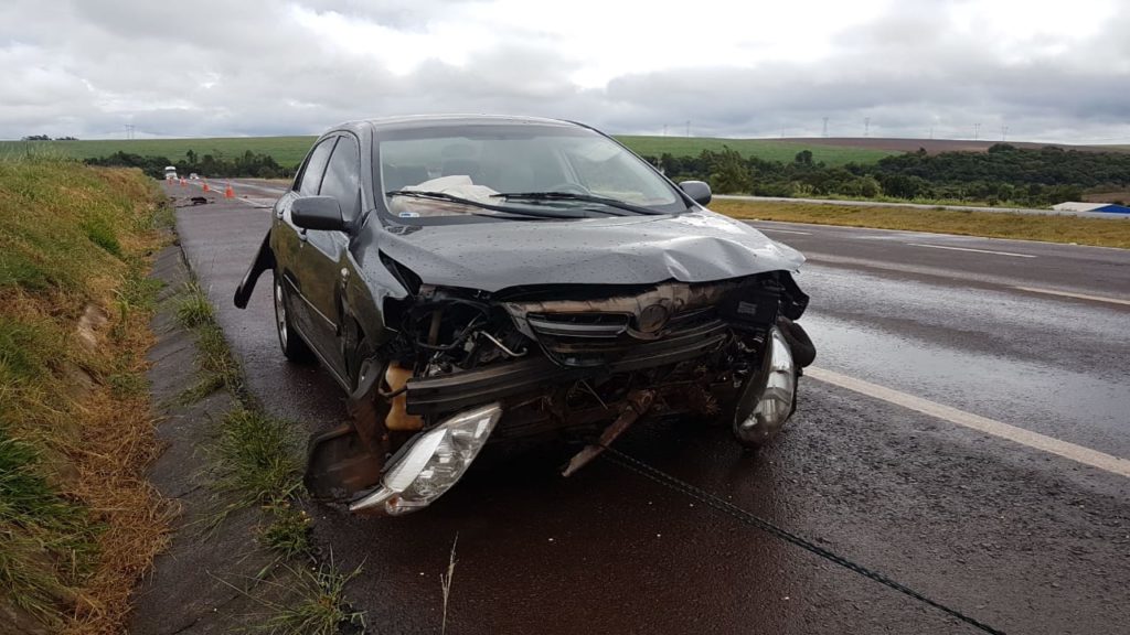Motorista é socorrido ao perder o controle da direção na BR-467