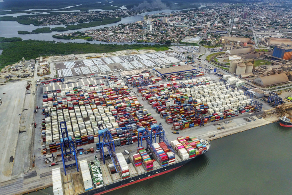 Porto de Paranaguá vai leiloar área de veículos