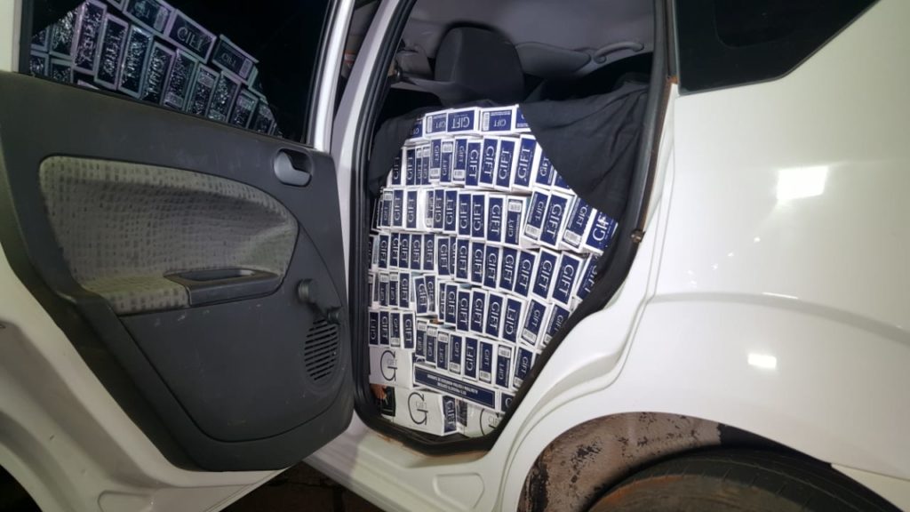 Patrulha Rural da PM apreende veículo carregado com cigarros em Sede Alvorada