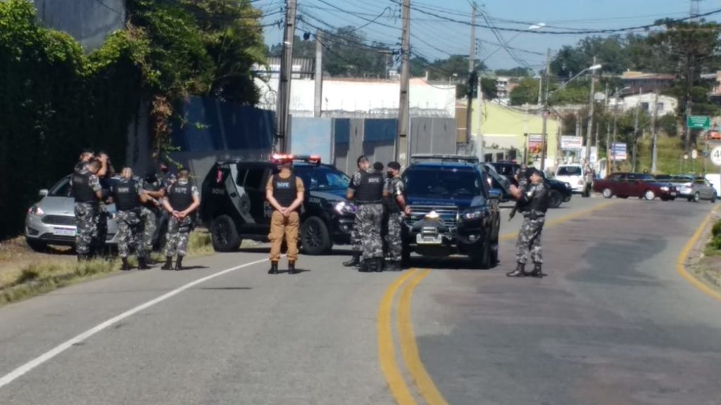 Perseguição no Pinheirinho termina com suspeito morto em troca de tiros com a PM