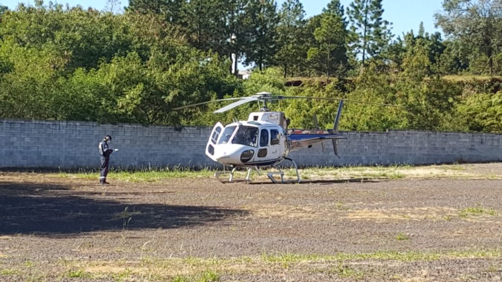 Homem com quadro de Covid-19 é trazido de helicóptero a Cascavel