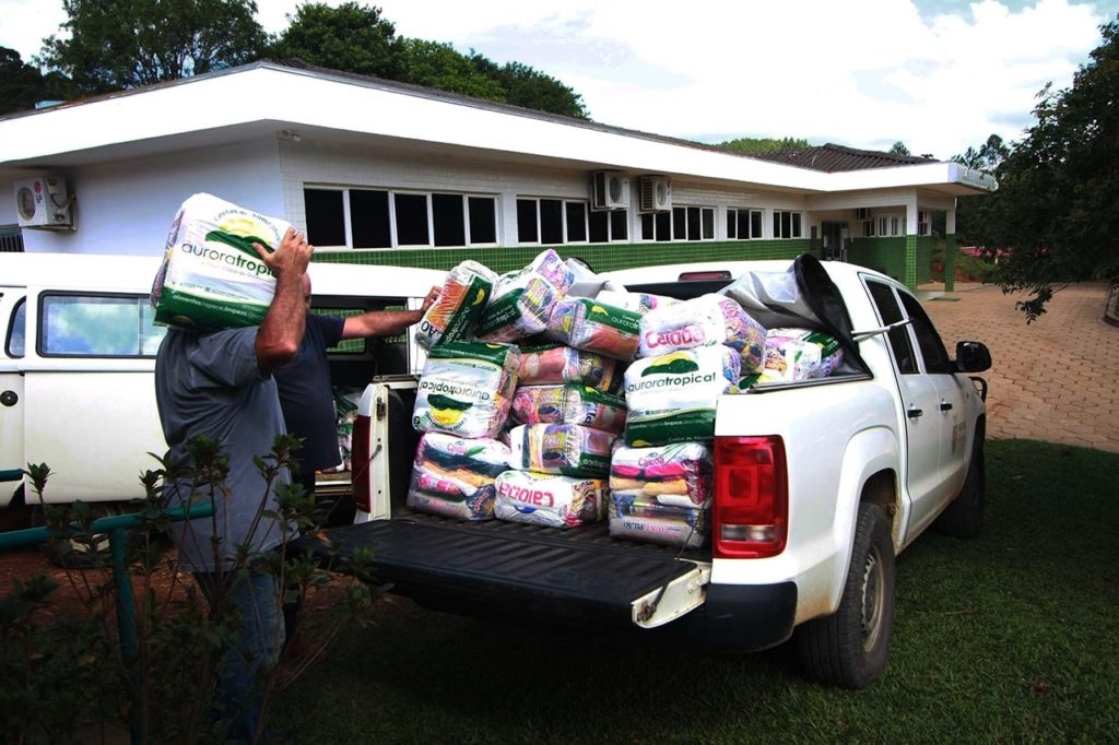 Estado entrega 9 mil cestas básicas a comunidades tradicionais