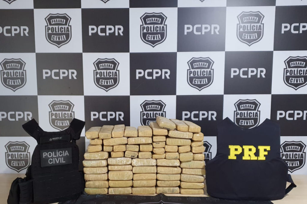Polícia Civil e PRF apreendem 69 quilos de maconha em Santa Tereza do Oeste