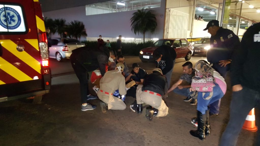 Rapaz fica ferido após acidente na Avenida Papagaios