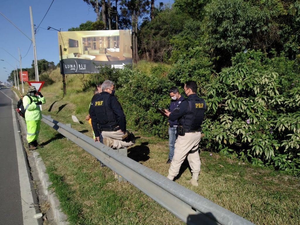 Funcionário que fazia limpeza da BR-277 encontra homem morto em Curitiba