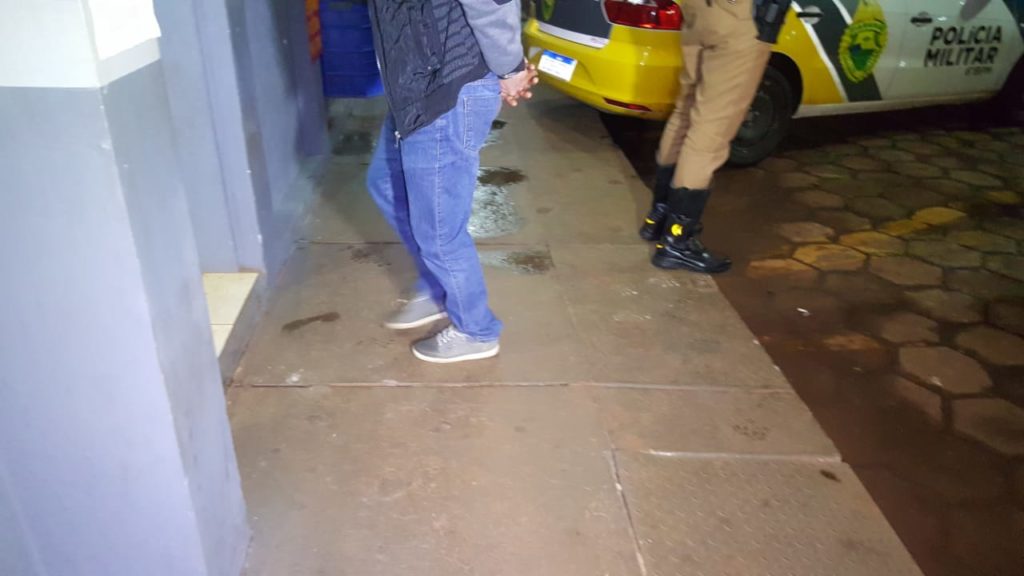 Homem é detido em ação da PM no Bairro Floresta, após ameaçar a esposa