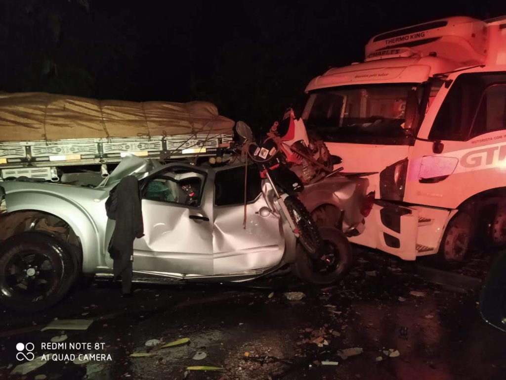 Grave acidente deixa 13 pessoas feridas na PR-317