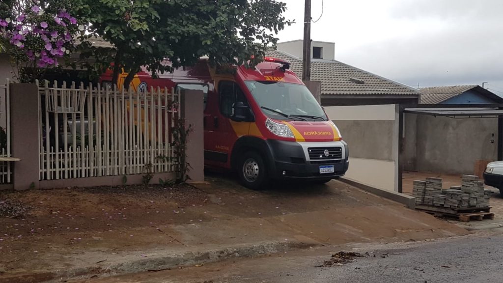 Idosa é socorrida ao cair de cadeira no Bairro Interlagos