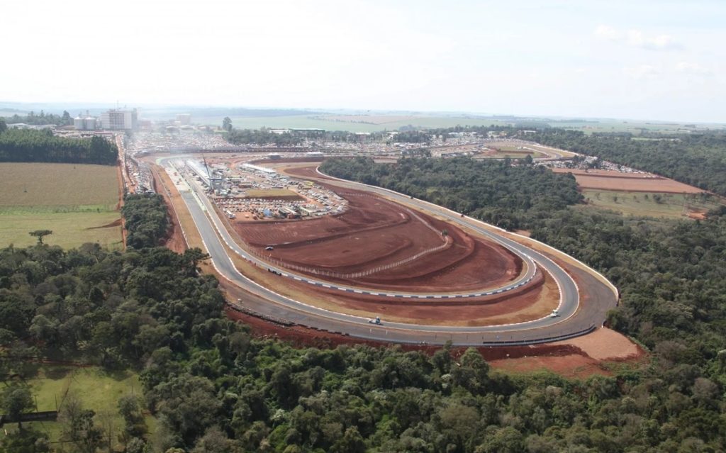 Treinos de automobilismo no Autódromo Zilmar Beux são liberados