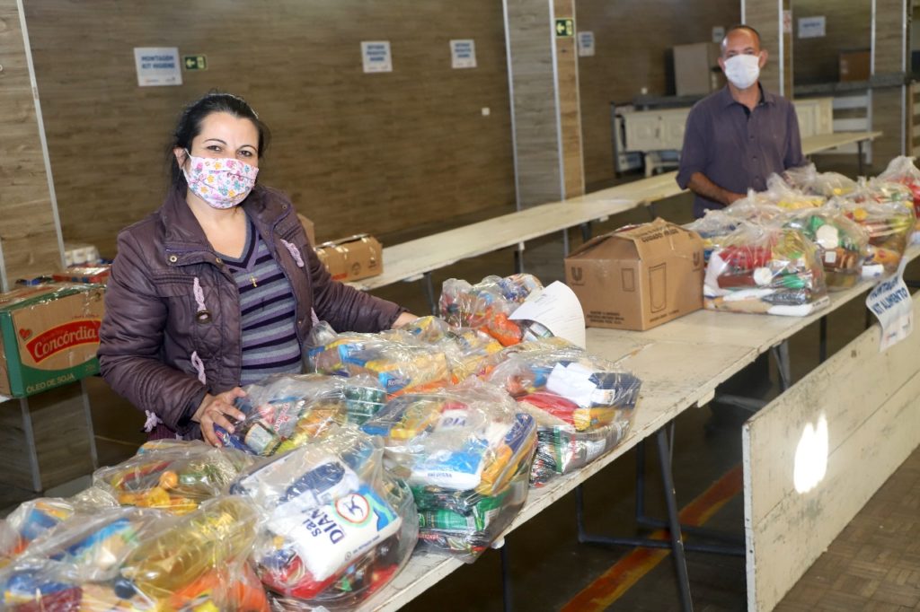 Rede Família Solidária já auxiliou 89 instituições com alimentos