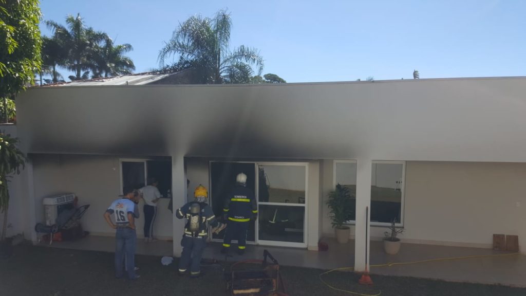 Princípio de incêndio é registrado em imóvel no Centro