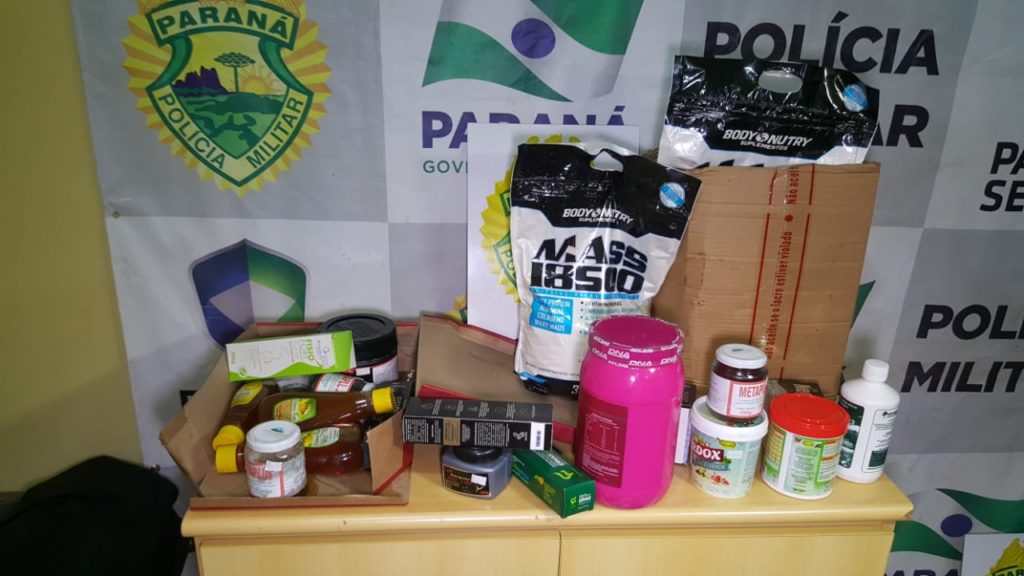 Dupla é presa ao furtar R$ 2 mil em produtos de celeiro