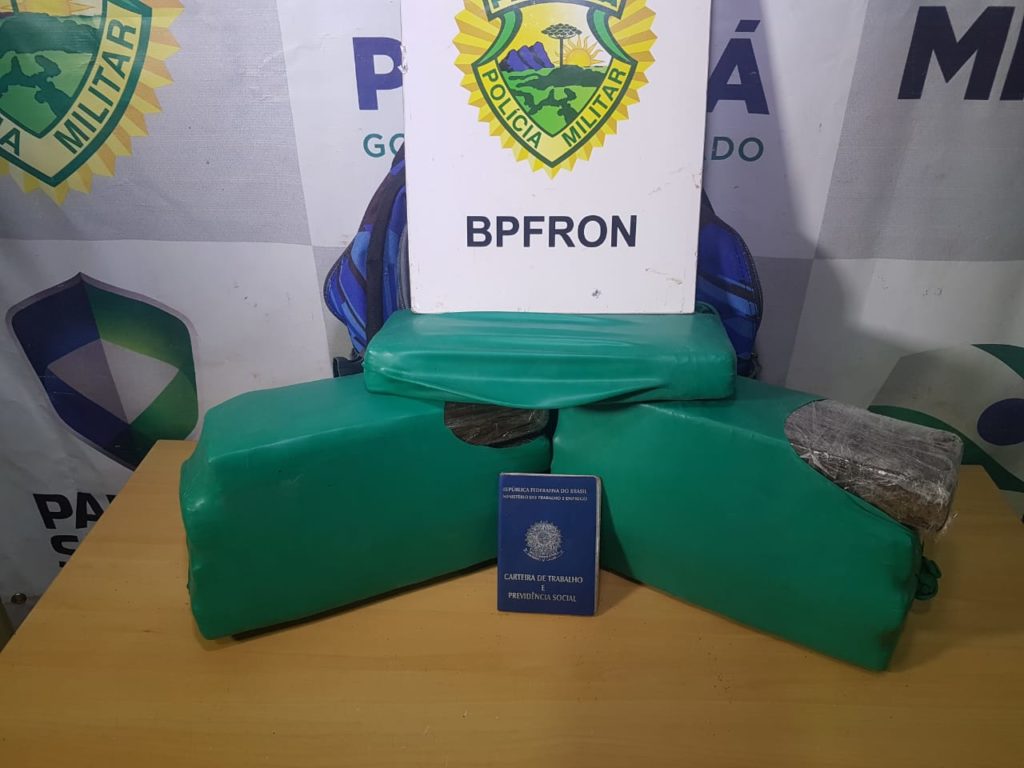Travesti, menor de idade, é apreendida com drogas durante ação do BPFron