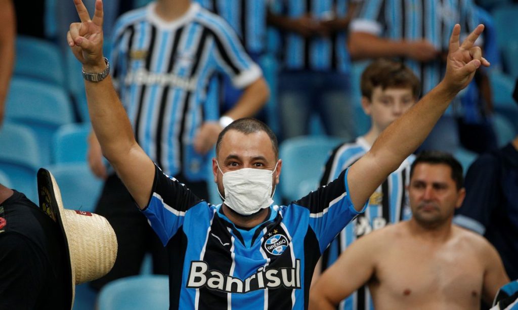 Grêmio oficializa venda de Everton ao Benfica