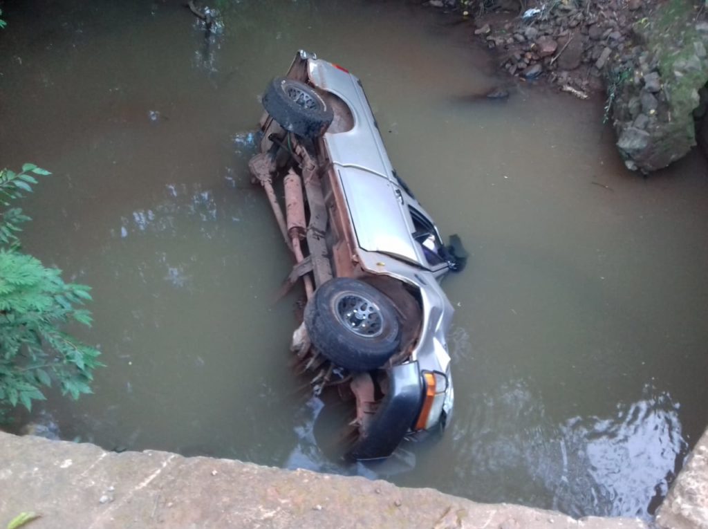 Homem morre após caminhonete cair de ponte em Planalto