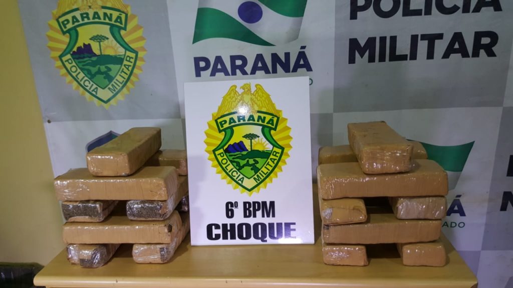 Adolescente é flagrada pelo Choque com 18 tabletes de maconha na rodoviária de Cascavel