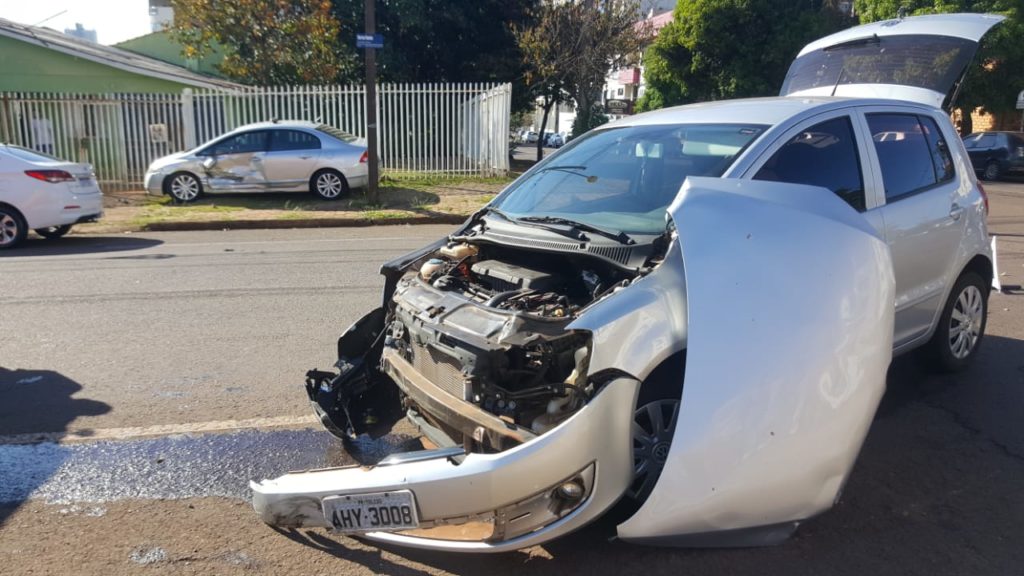 Adolescente fica ferido em acidente na Rua Recife, no Centro