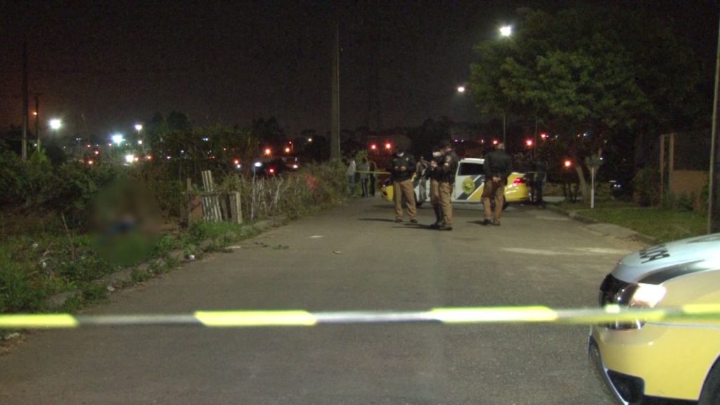 Homem morre baleado e outras duas pessoas ficam feridas em Curitiba