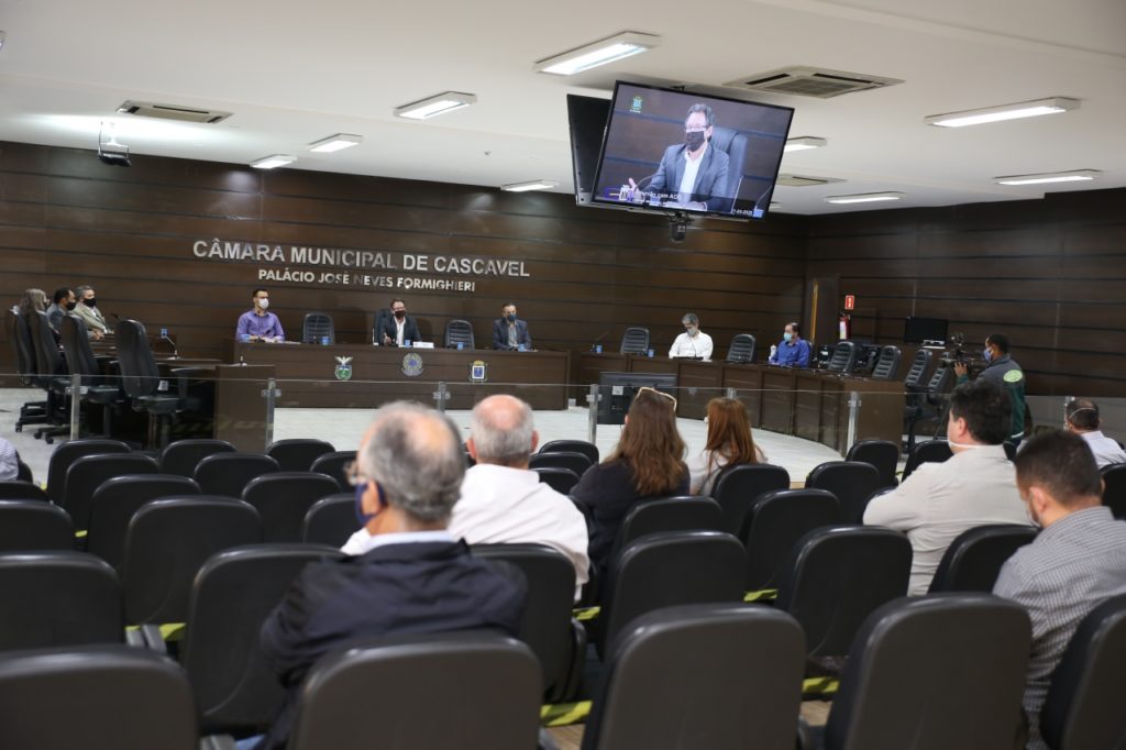 Contadores e entidades se unem para buscar solução ao fechamento da Junta Comercial