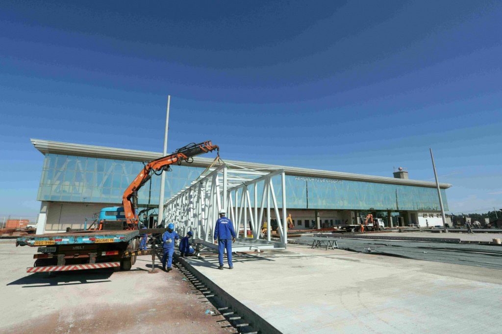 Prefeitura investe R$ 77,9 mil para adquirir móveis para o novo Aeroporto Municipal de Cascavel Prefeitura investe R$ 77,9 mil para adquirir móveis para o novo Aeroporto Municipal de Cascavel