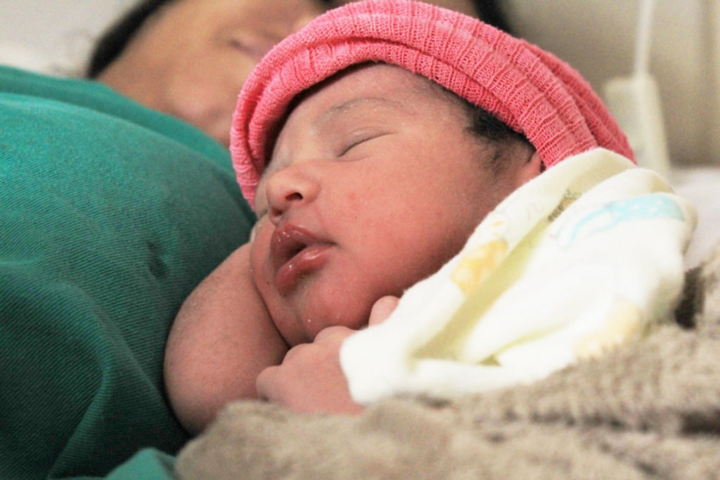 Presença de doulas se mostra cada vez mais necessária para humanização do parto