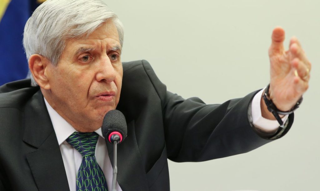 Interesses ocultos usam meio ambiente para prejudicar país, diz Heleno