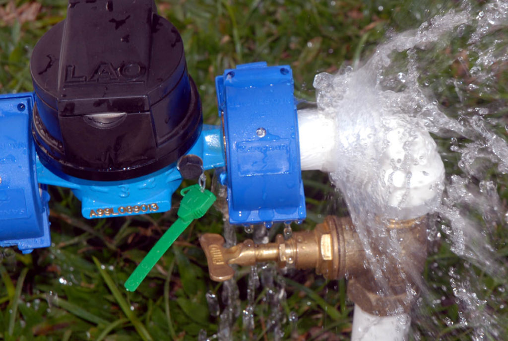 Sanepar alerta que frio intenso e geadas podem romper hidrômetro e causar transtornos