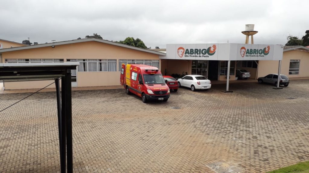 Homem de 83 anos sofre queda e fica ferido no Jardim Maria Luíza