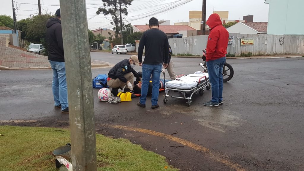 Motociclista fica ferido em colisão com carro no Bairro Coqueiral