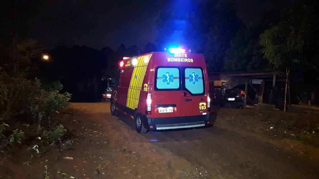 Homem é gravemente ferido com três golpes de faca no XIV de Novembro