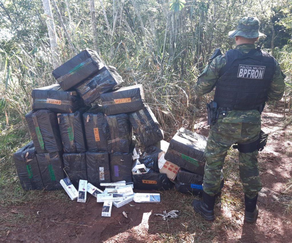 BPFron localiza e apreende 850 pacotes de cigarros contrabandeados em Itaipulândia