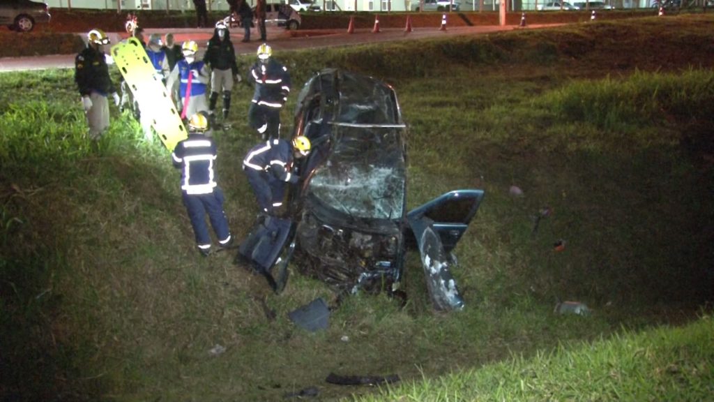Casal é encontrado morto, após capotamento na Cidade Industrial, em Curitiba