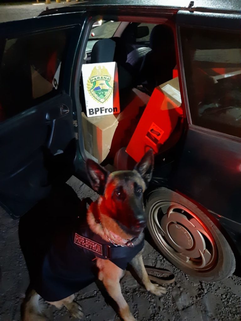 BPFron apreende veículo carregado com cigarros contrabandeados em Quatro Pontes
