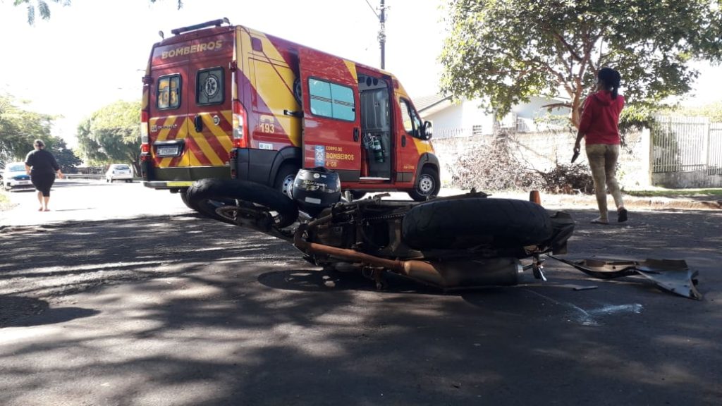 Motociclista fica ferido ao bater contra Duster no Bairro São Cristóvão