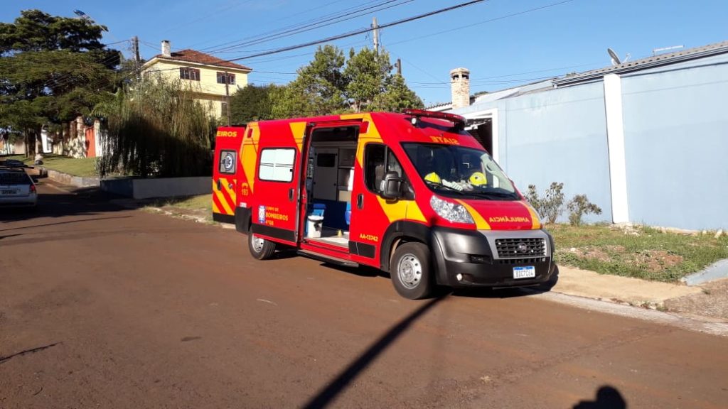 Homem é socorrido ao sofrer queda no Bairro Universitário