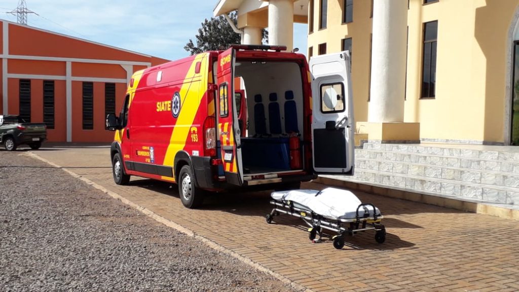 Trabalhador sofre queda durante manutenção em igreja no Bairro Santa Felicidade
