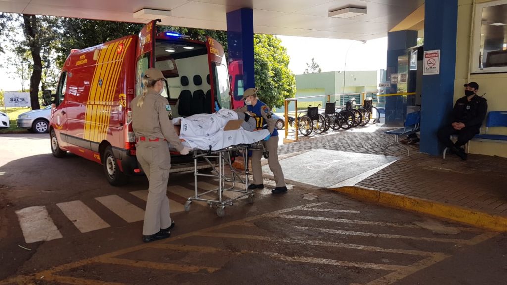 Idoso fratura o colo de fêmur ao cair em banheiro de casa, no Distrito de Sede Alvorada