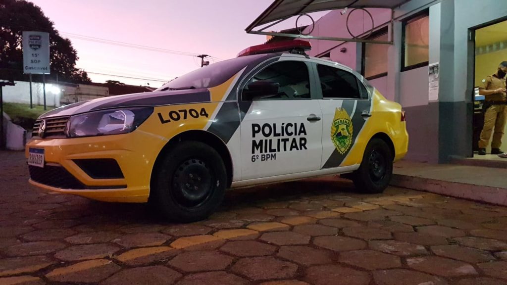 Homem é detido ao furtar cadeira e bicicleta em residência no Coqueiral