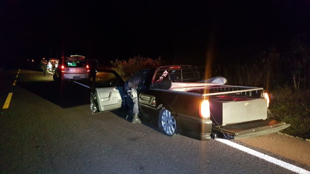 Condutor de Saveiro foge de abordagem e provoca intensa perseguição em Cascavel; ele foi detido na PR-486