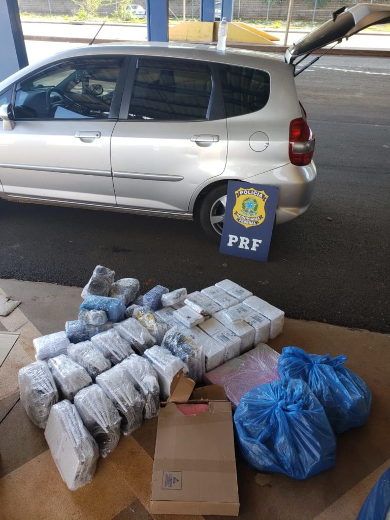 PRF apreende R$ 10 mil em equipamento de informática em Guaíra