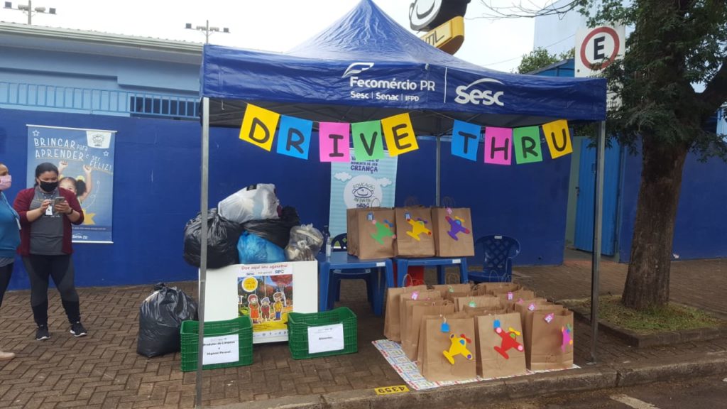 Sesc faz arrecadação de roupas e alimentos no Centro