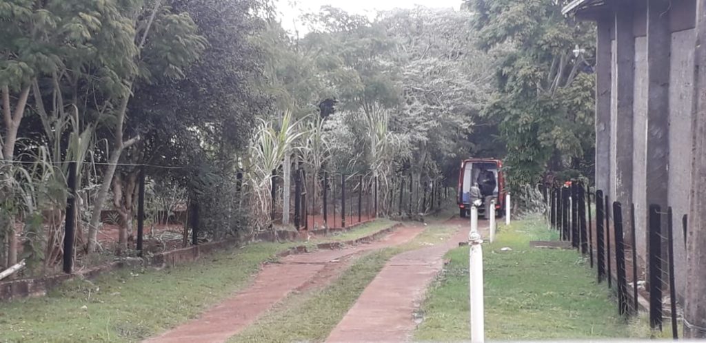 Homem cai de caminhão e precisa ser socorrido às margens da BR-467