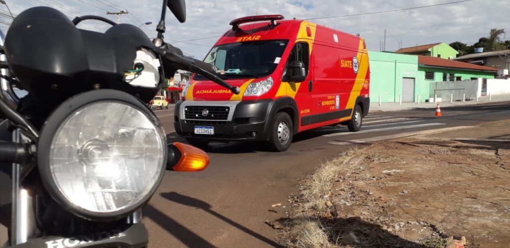 Óleo na pista provoca acidente no Bairro São Cristóvão