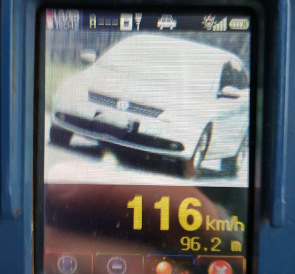 PRE registra excesso de velocidade na PR-180, em Cascavel