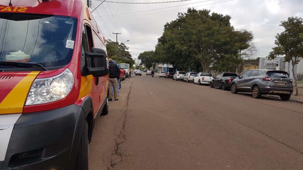 Mulher de 41 anos fica ferida em acidente no Bairro Country