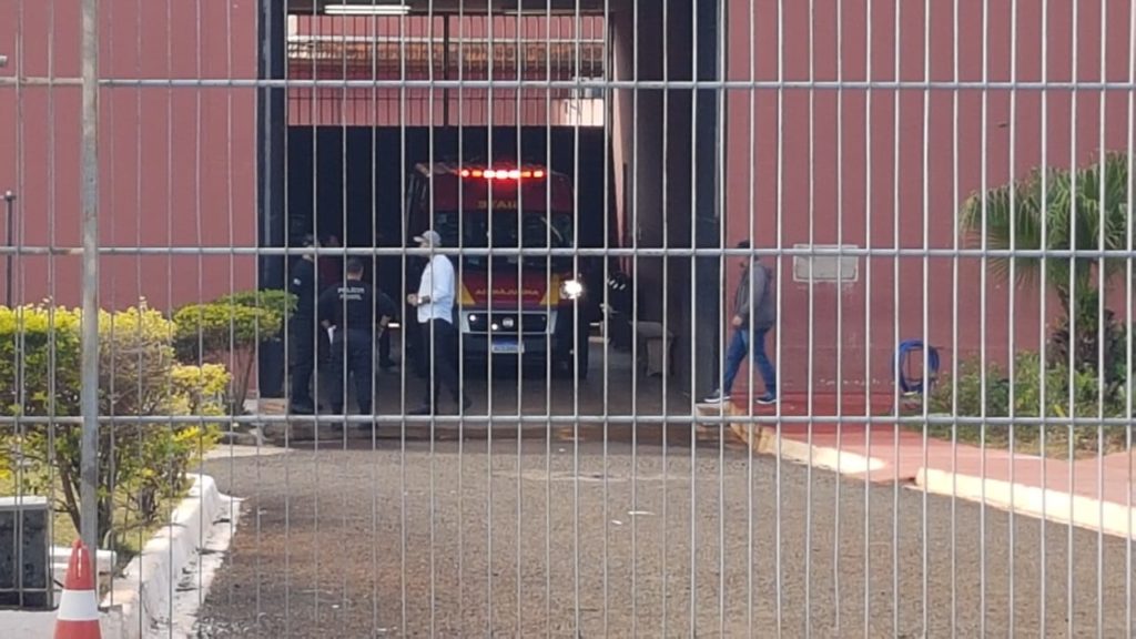 Mulher fica ferida ao sofrer queda de plano elevado na Penitenciária Industrial de Cascavel