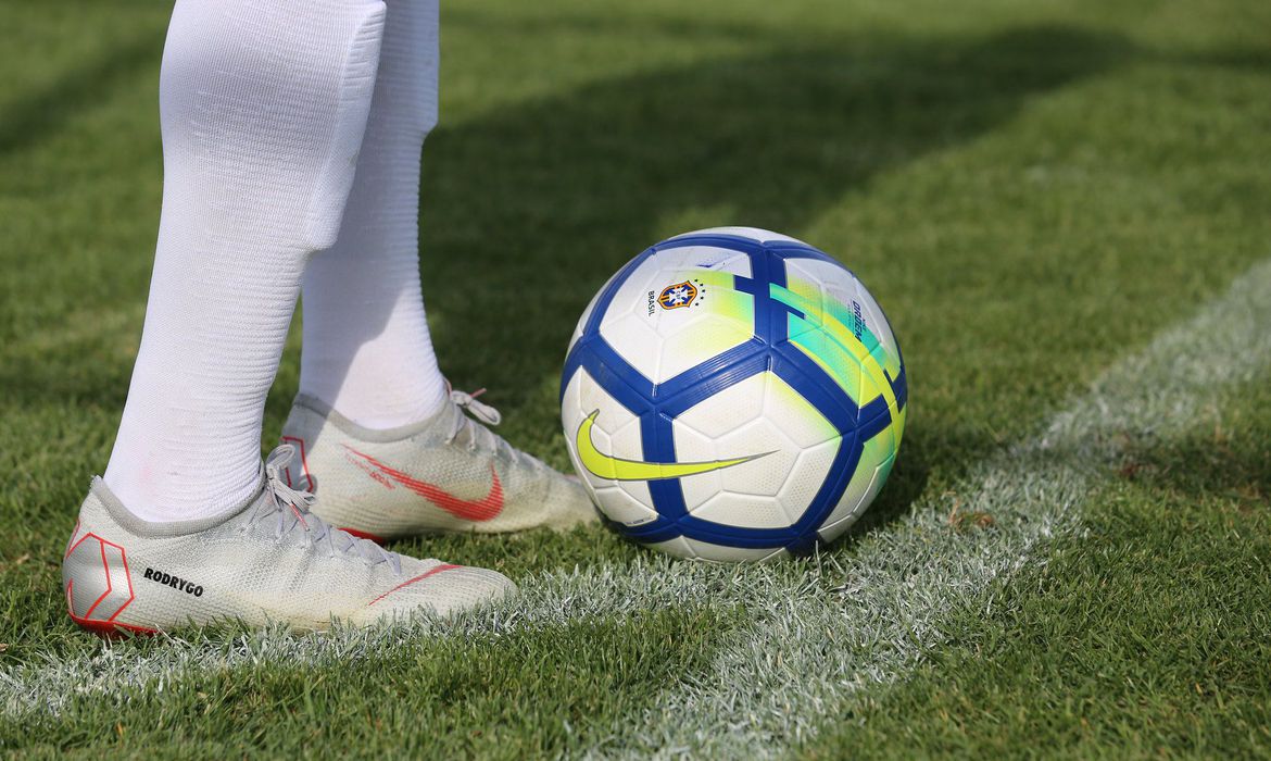 CBF lamenta jogo suspenso e se diz 'surpresa' com ação da Anvisa durante partida