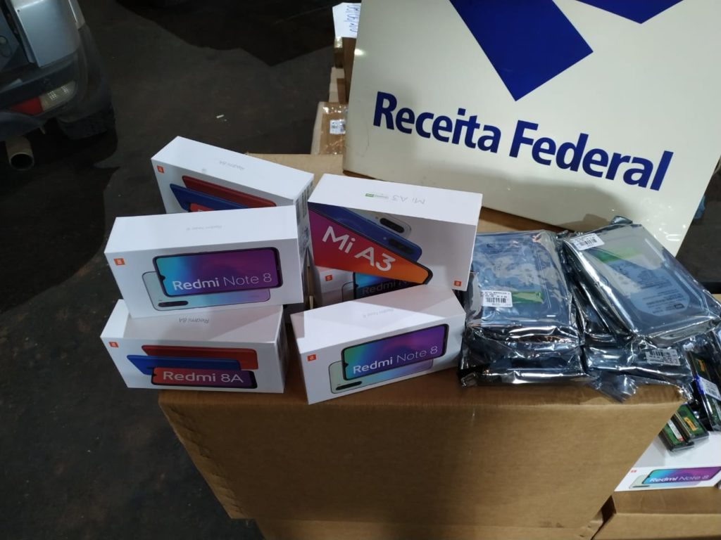 Receita Federal apreende eletrônicos em ação em Francisco Beltrão