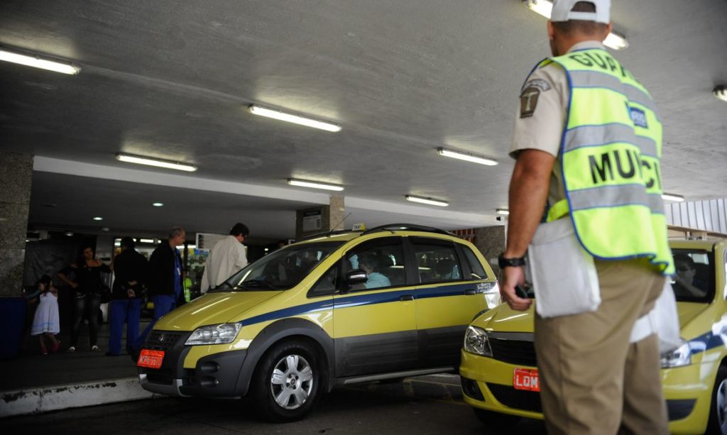 Taxista busca a prorrogação de parcelas do financiamento de seu veículo na Justiça